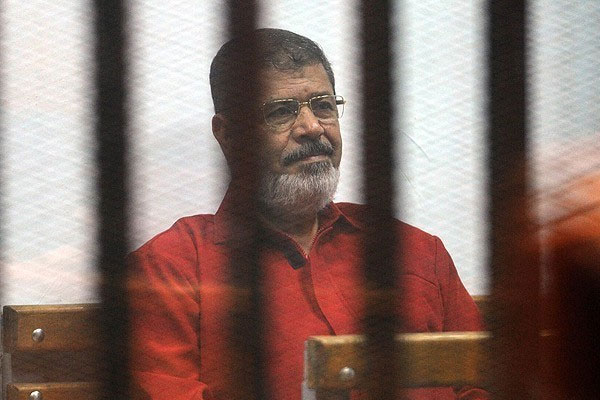 Mursi'nin duruşması ertelendi