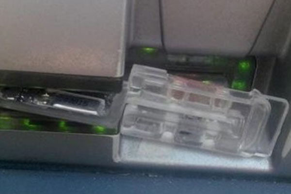 ATM’de kart kopyalama düzeneğini