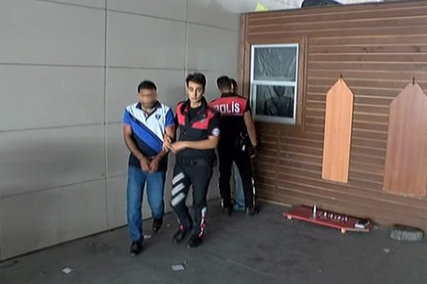 Sahte polis metrobüste yakalandı