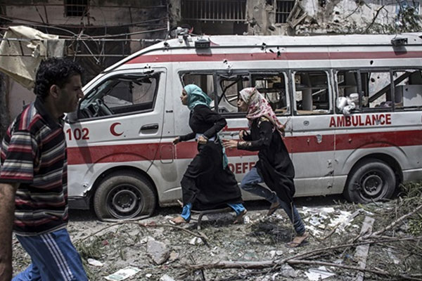 Gazze'ye 12 kamyon ilaç