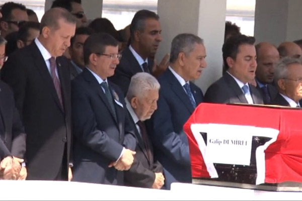 Demirel’e devletin zirvesinden uğurlama