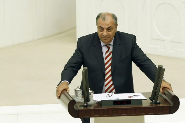 Tuğrul Türkeş Bakanlığı kabul etti