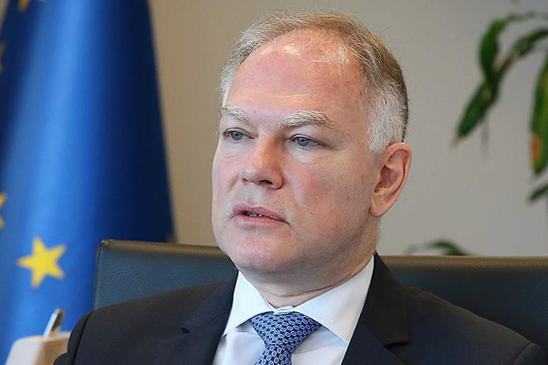 AB dersini aldı mı?