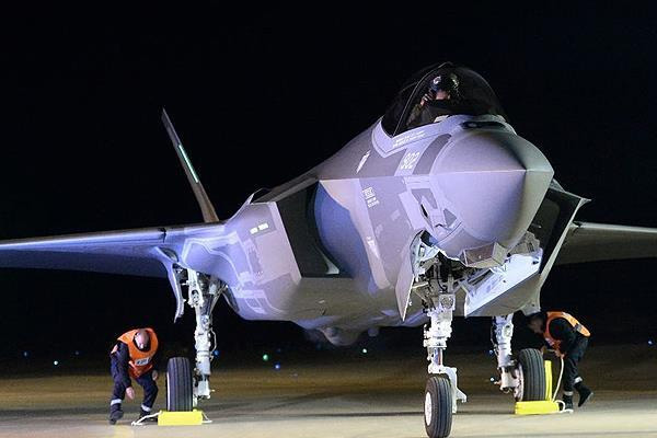 İsrail F35 savaş uçaklarını teslim aldı