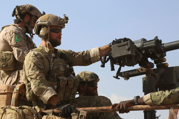 Coffey: YPG'yi silahlandırarak ve fonlayarak ateşle oynuyoruz