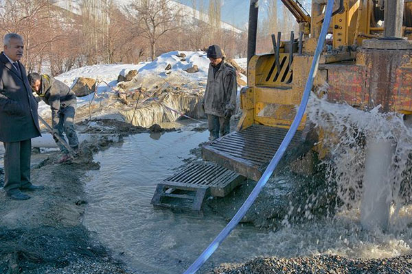 Hakkari'de su sevinci