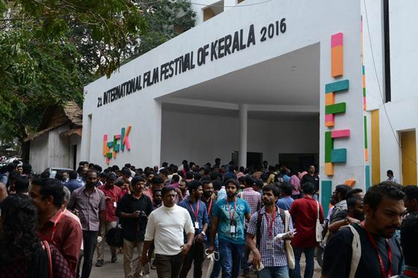 Hindistan'da milli marş gerginliği