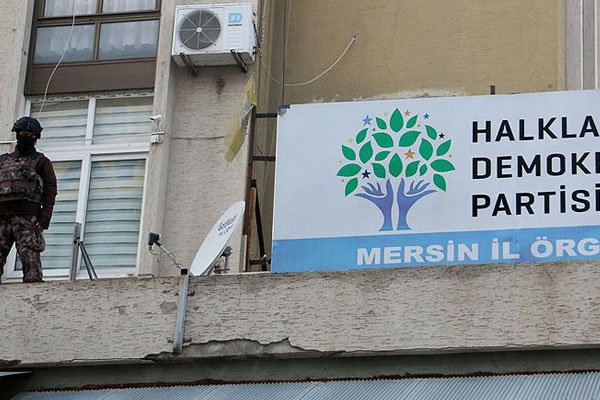HDP Mersin İl Başkanlığında arama