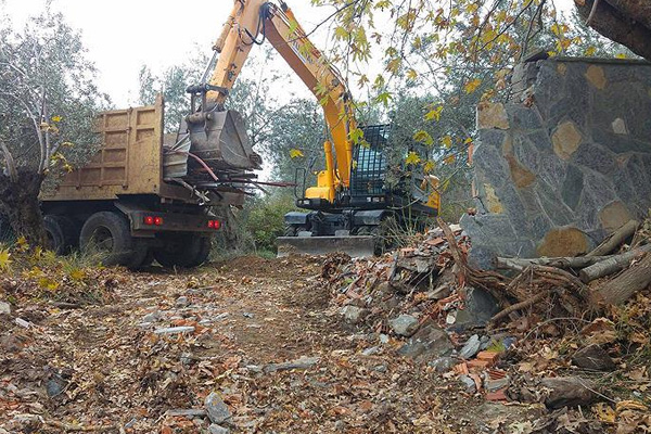 FETÖ mensuplarının kamp yeri yıkıldı
