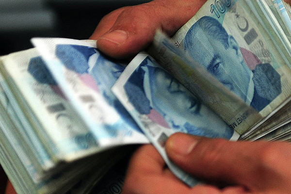 Hazine 3,2 milyar lira borçlandı