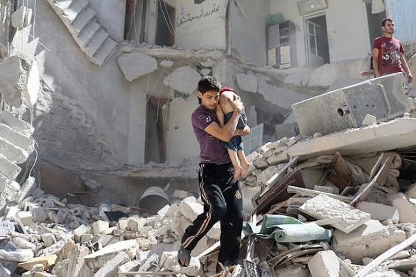 Esed Halep'te yetimhane vurdu