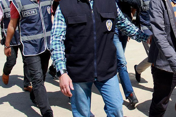 Akçakale'de 16 IŞİD üyesi yakalandı