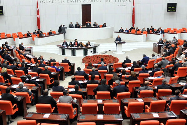 Anayasa Komisyonu görüşmelere başlıyor