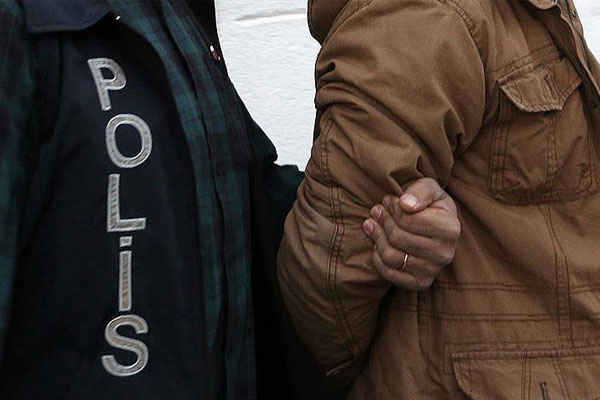 Kurmay başkanı FETÖ'den tutuklandı