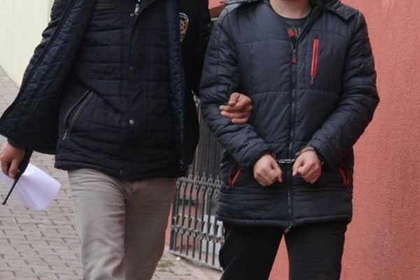 İzmir'de FETÖ'den 22 tutuklama