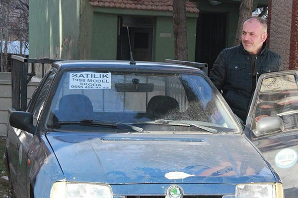 Halep'e yardım için aracını satıyor