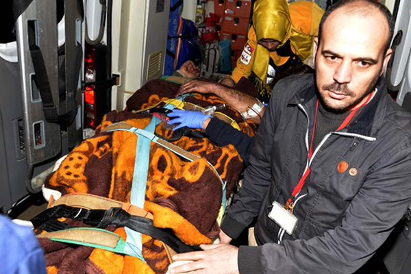 Halep'teki yaralılar Türkiye'ye getirildi