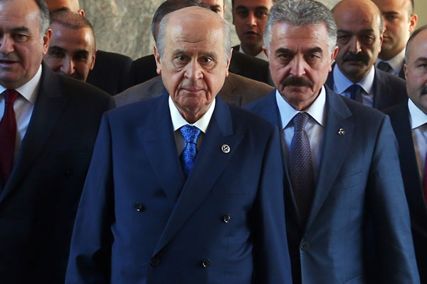 CHP, MHP'yi Bahçeli'nin görüntüleriyle uyardı