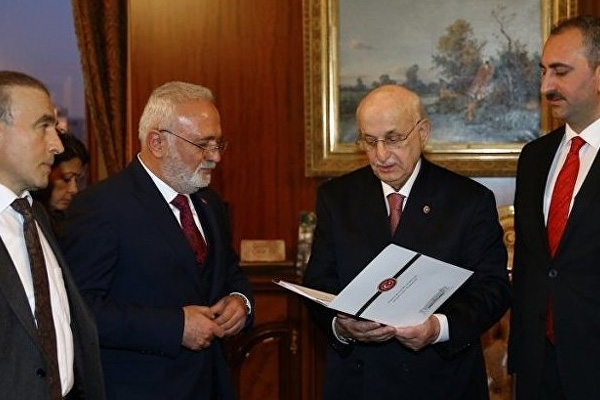 AK Parti'de referandum yorumu