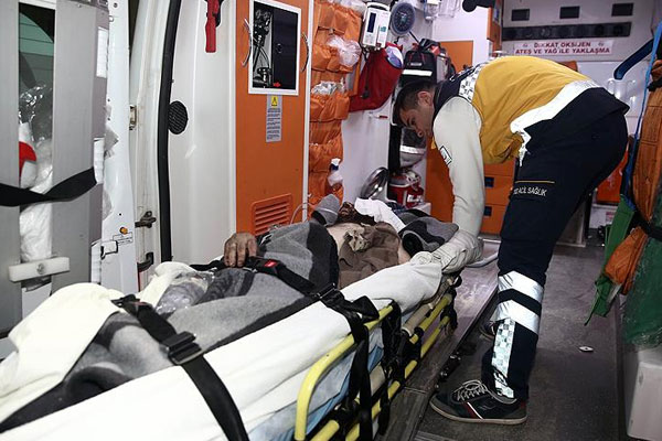 Halep'ten 51 yaralı Hatay'daki hastanelere getirildi
