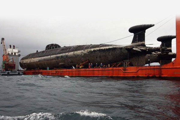 Çin, ABD denizaltısına el koydu