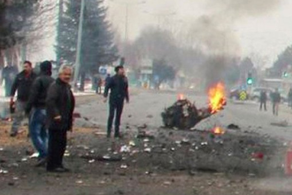 Kayseri'de HDP binalarına yönelik güvenlik önlemleri artırdı