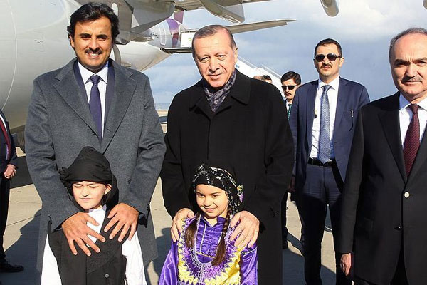 Erdoğan, Katar Emiri El-Tani'yi karşıladı