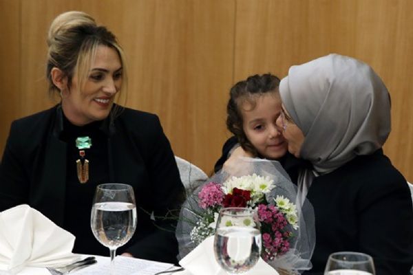 Emine Erdoğan, şehit aileleriyle bir araya geldi