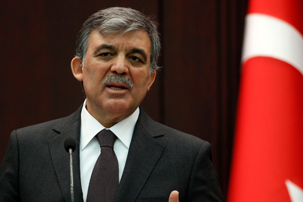 Abdullah Gül'den Fehmi Koru'ya kıyak!