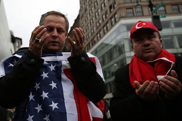 Kayseri ve İstanbul şehitleri New York'ta anıldı