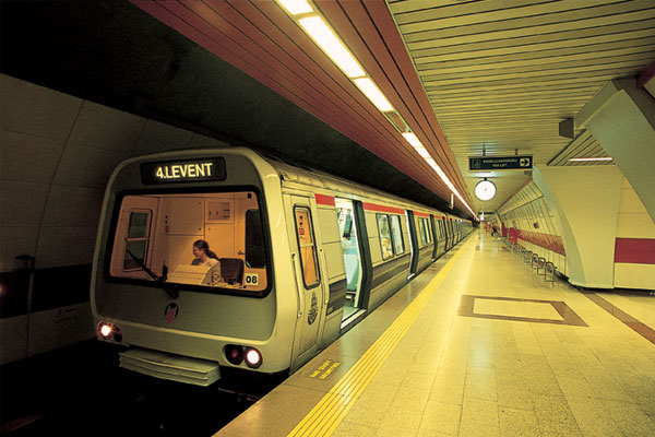 İstanbul'da metro seferleri iptal edildi