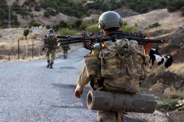 Diyarbakır'da çatışma: 2 PKK'lı öldürüldü