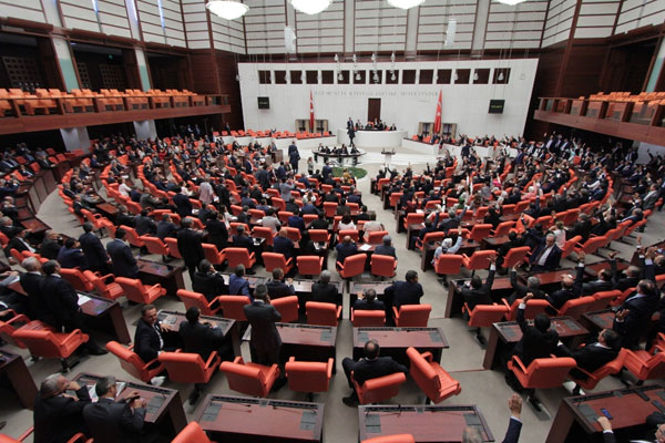 Meclis’te ’yeni anayasa’ mesaisi başlıyor