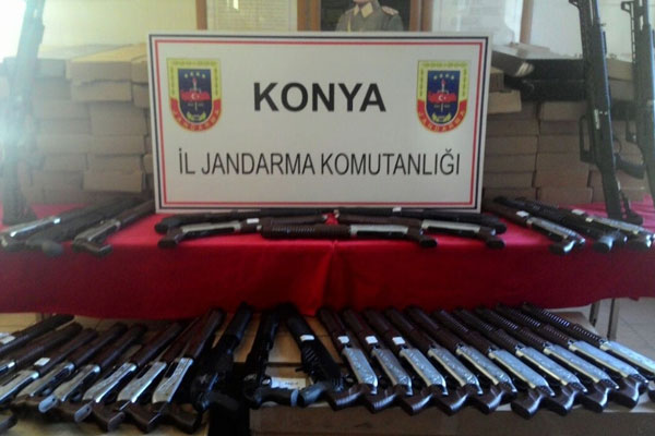Konya’da onlarca kaçak silah yakalandı