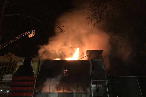 Ankara’da mobilya mağazasında yangın