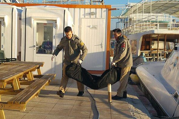 Sığınmacı teknesi battı: 5 ölü