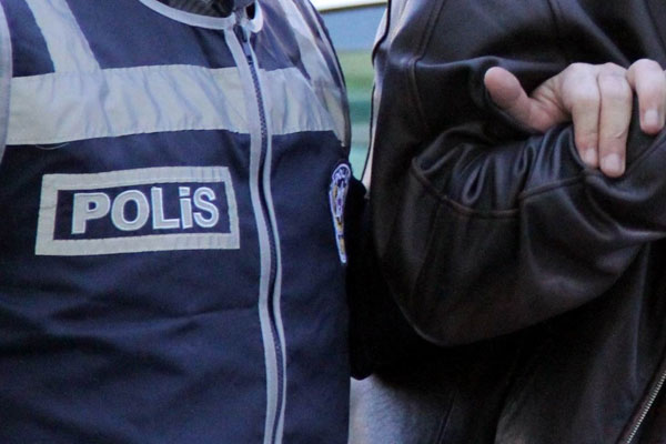20 eski emniyet mensubu FETÖ’den tutuklandı