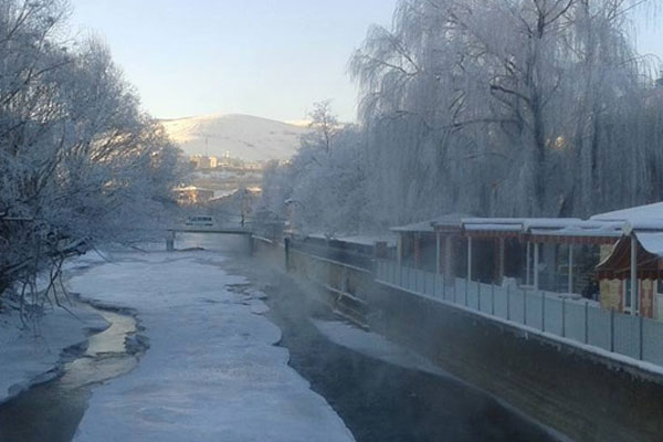 Çoruh Nehri dondu