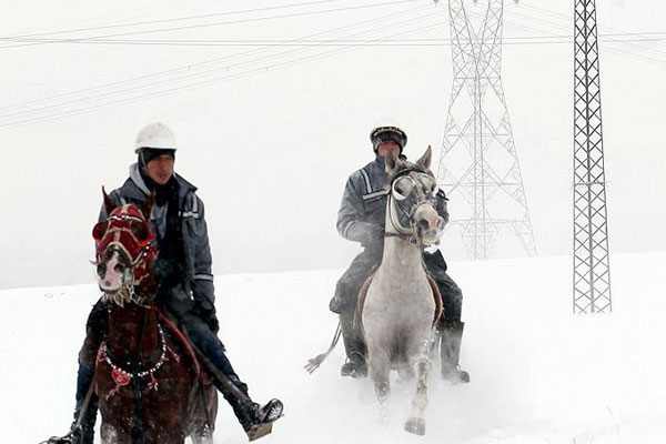 Elektrik arızalarına atlı servis