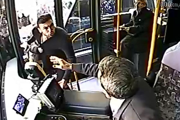 Burak Yılmaz’la tartışan şoförle ilgili İETT'den açıklama