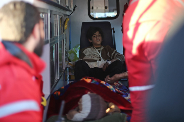 Thaliye anından itibaren Halep'in doğusundan 301 yaralı çıkarıldı