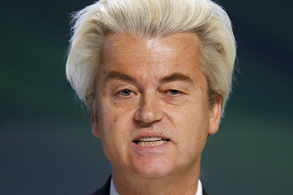 Wilders: Merkel'in elinde kan var