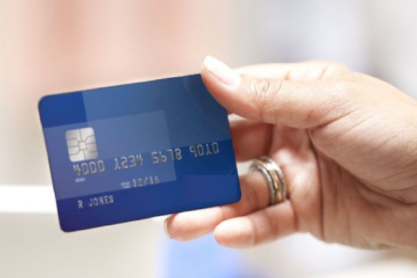 Banka ödediği kart aidatını misliyle geri aldı