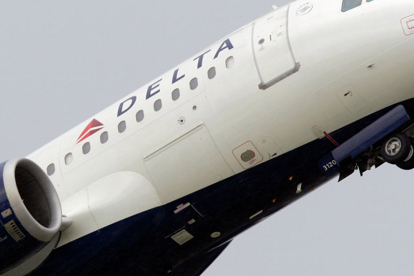 YouTube fenomeni uçaktan indirildi