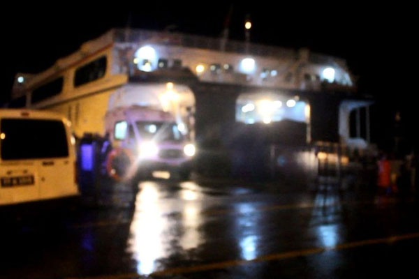 Feribottan yolcu düştü