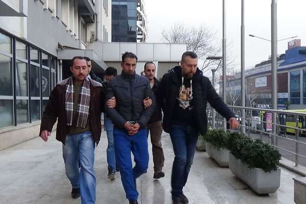 FETÖ bahanesiyle 90 bin TL dolandırdılar