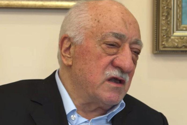 Öğrencilere Gülen'in kitaplarını kaynak göstermişler