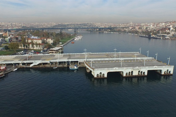 Tarihi Galata Köprüsü yerinden kaldırıldı