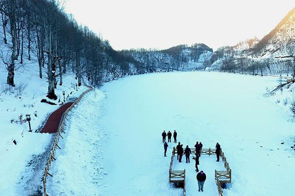 Ulugöl'e ziyaretçi akını