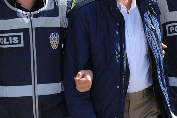 FETÖ şüphelilerine sınır kapısında gözaltı